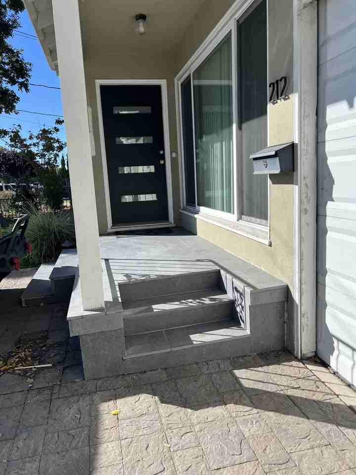 212 North Humboldt Street - Photo 2 of 32