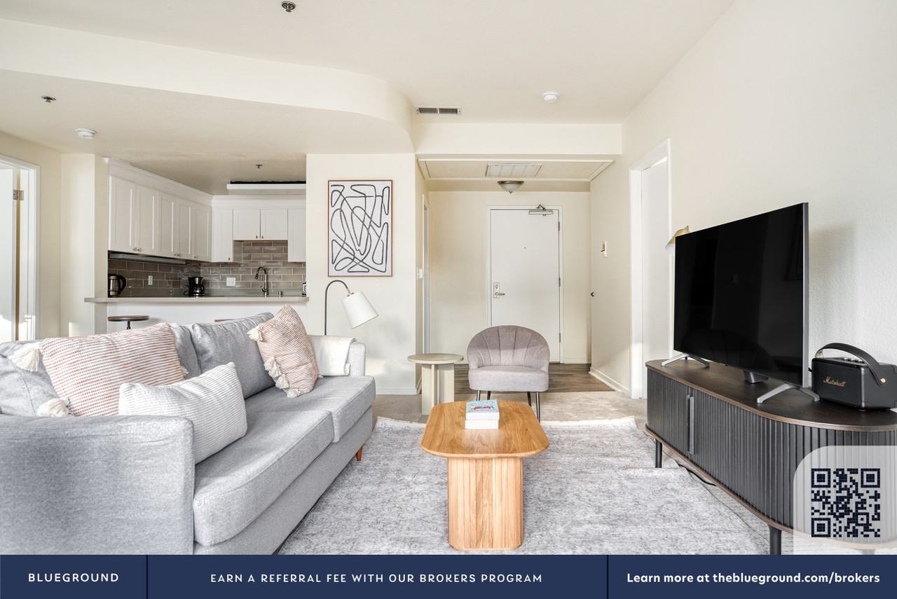 345 Sheridan Avenue - Photo 4 of 37