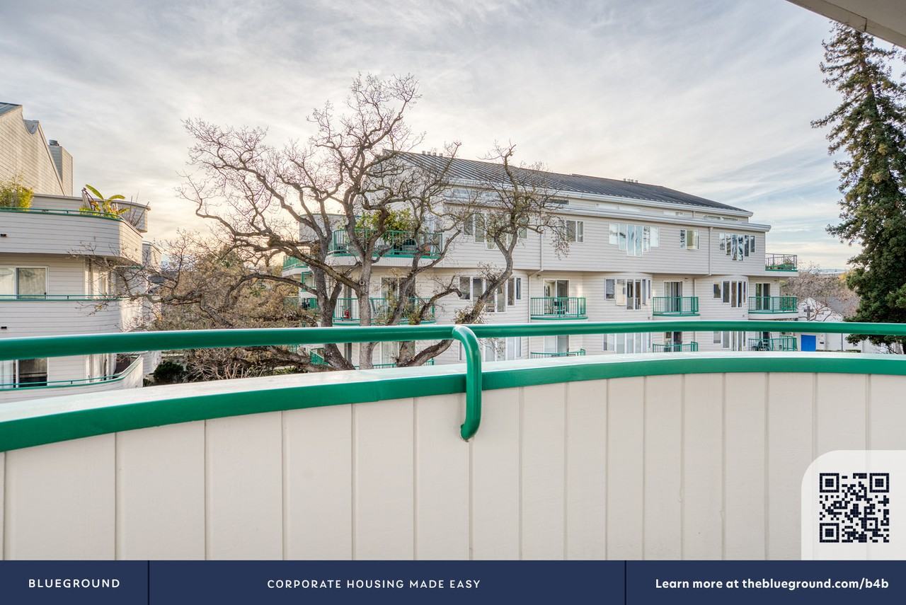 345 Sheridan Avenue - Photo 5 of 37