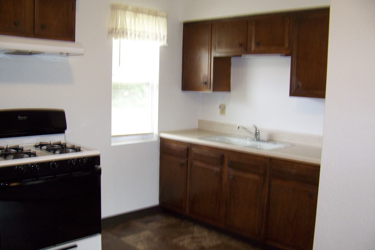 2213 Stoneybrook Rd #NA - Photo 3 of 10