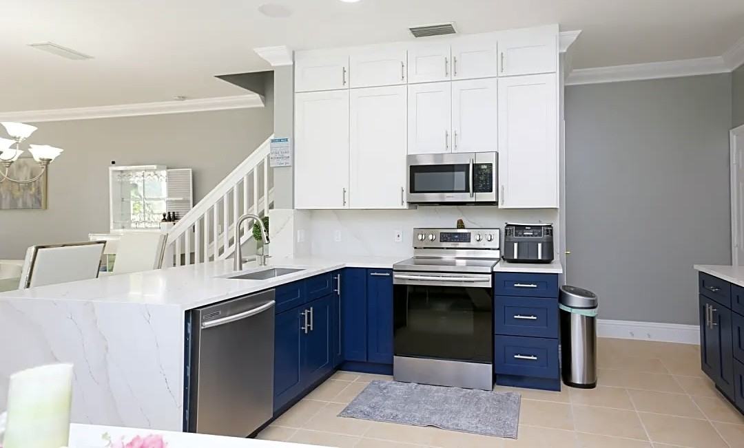875 Hampton Cir #875 - Photo 2 of 18