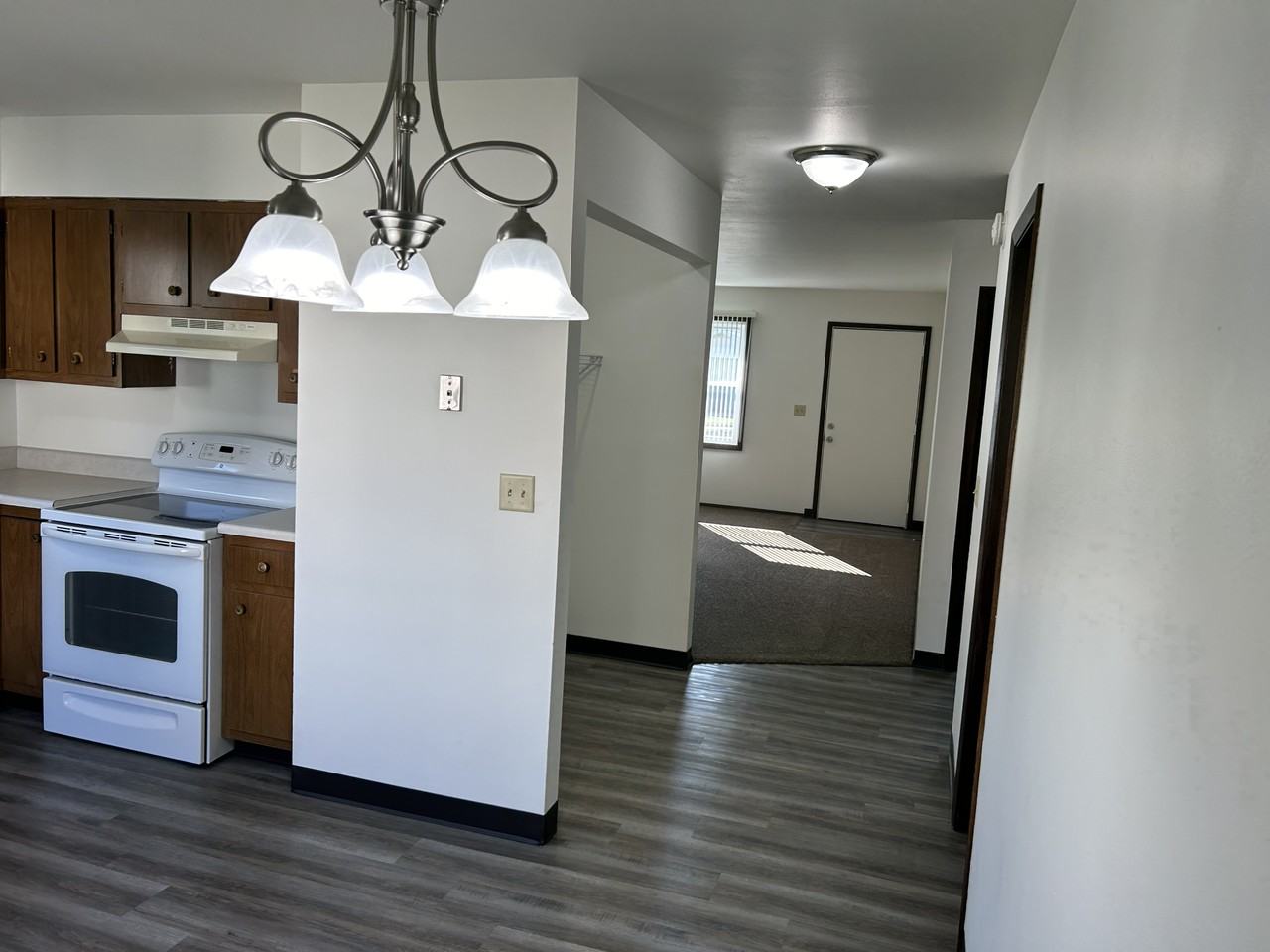 202 N Parkway Dr #A - Photo 3 of 12