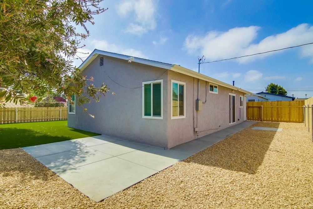 567 Emory St - Photo 2 of 19