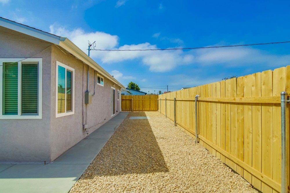 567 Emory St - Photo 3 of 19