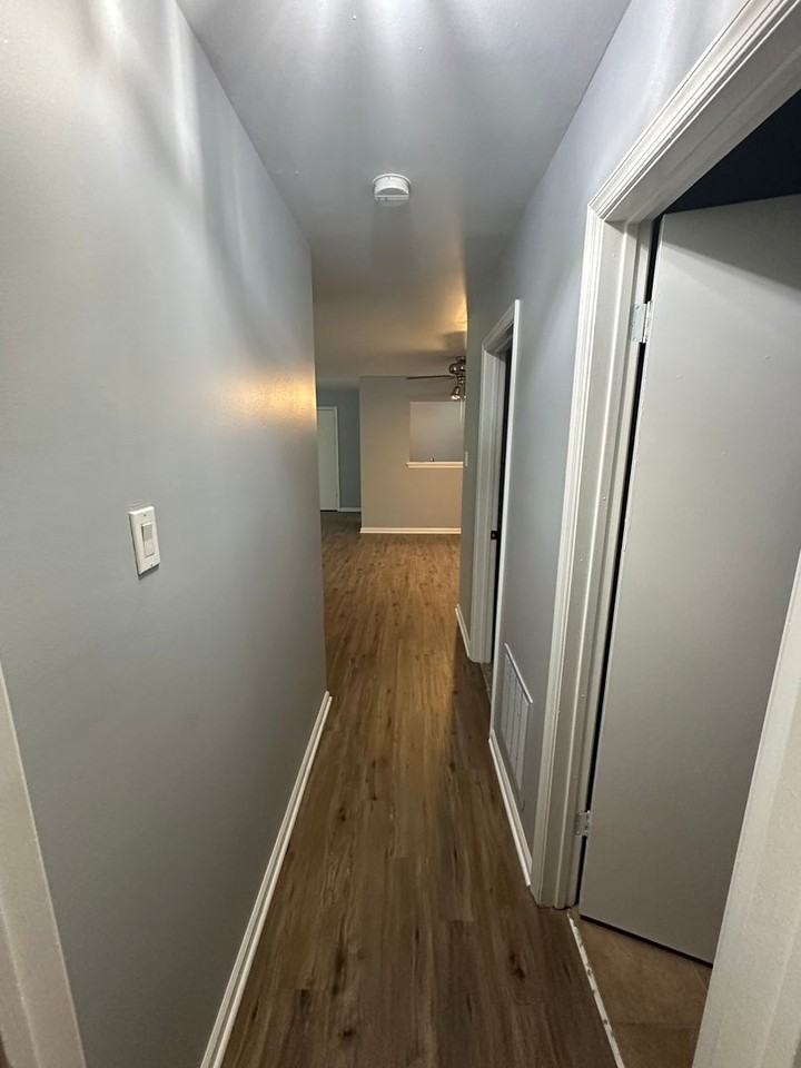 12 Michele Ct - Photo 7 of 11