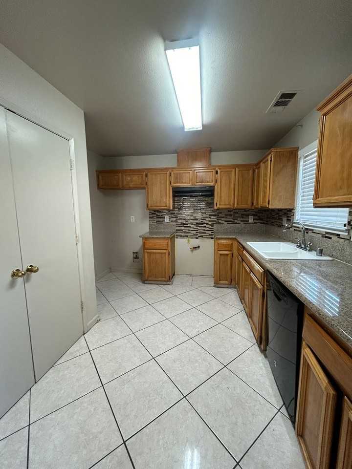 1311 5th Ave - Photo 2 of 16