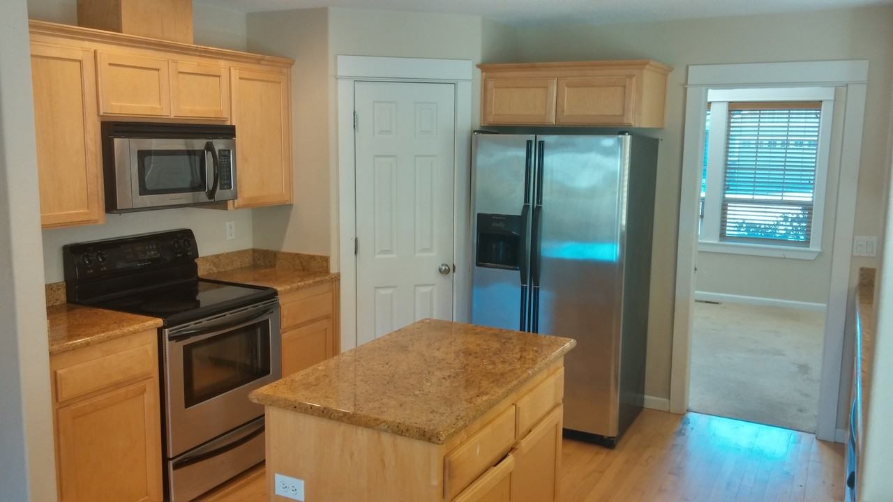 157 Sw Chapman Ct - Photo 4 of 17