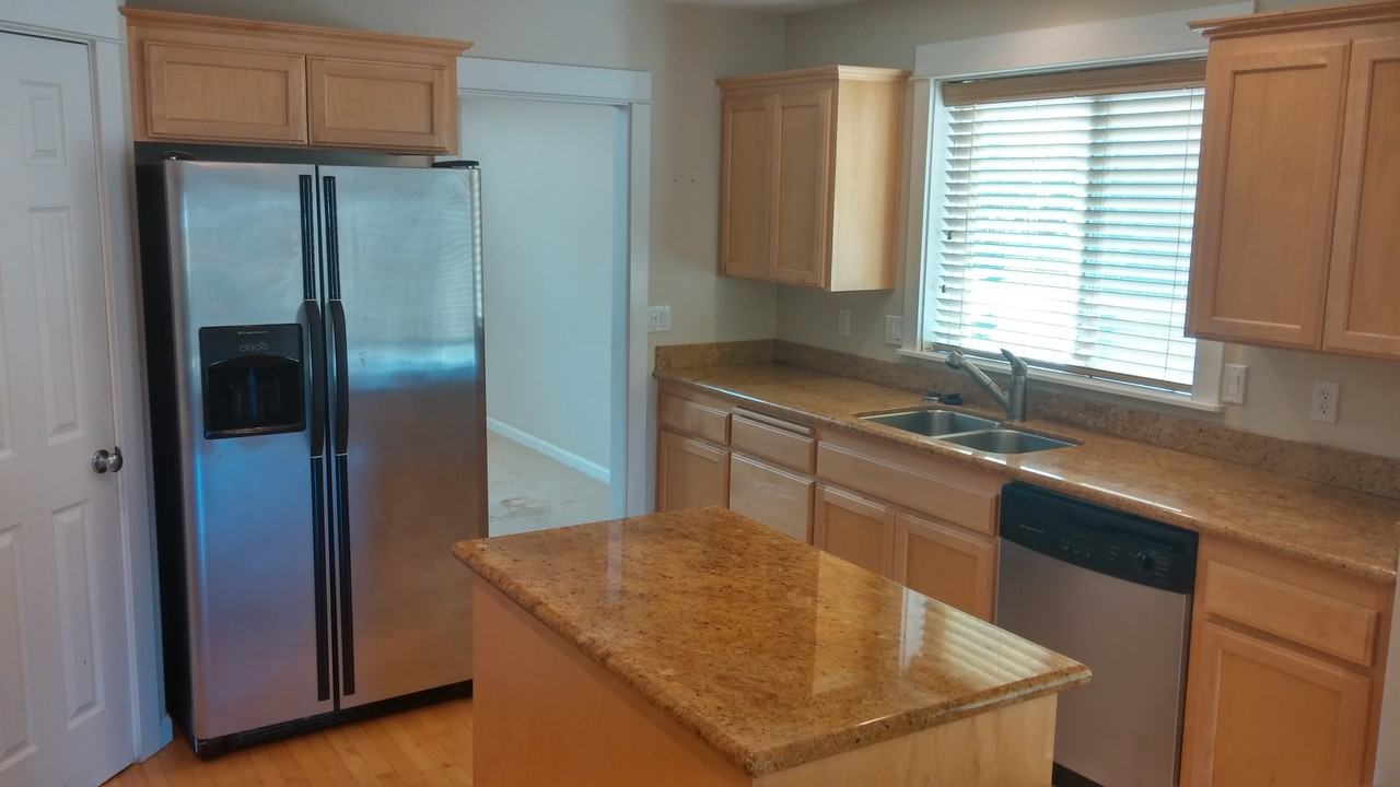 157 Sw Chapman Ct - Photo 5 of 17