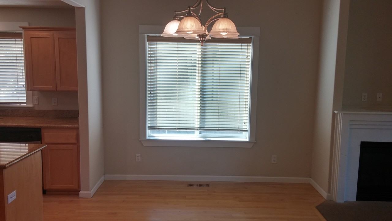 157 Sw Chapman Ct - Photo 6 of 17