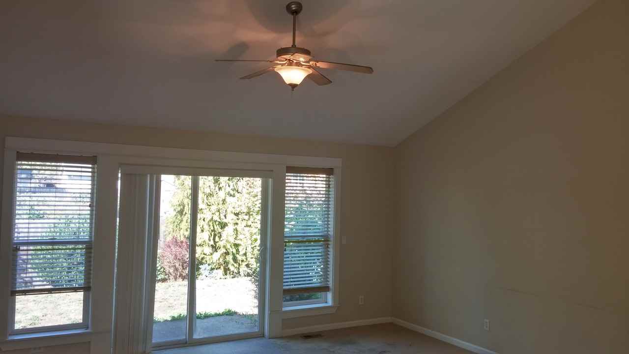 157 Sw Chapman Ct - Photo 7 of 17