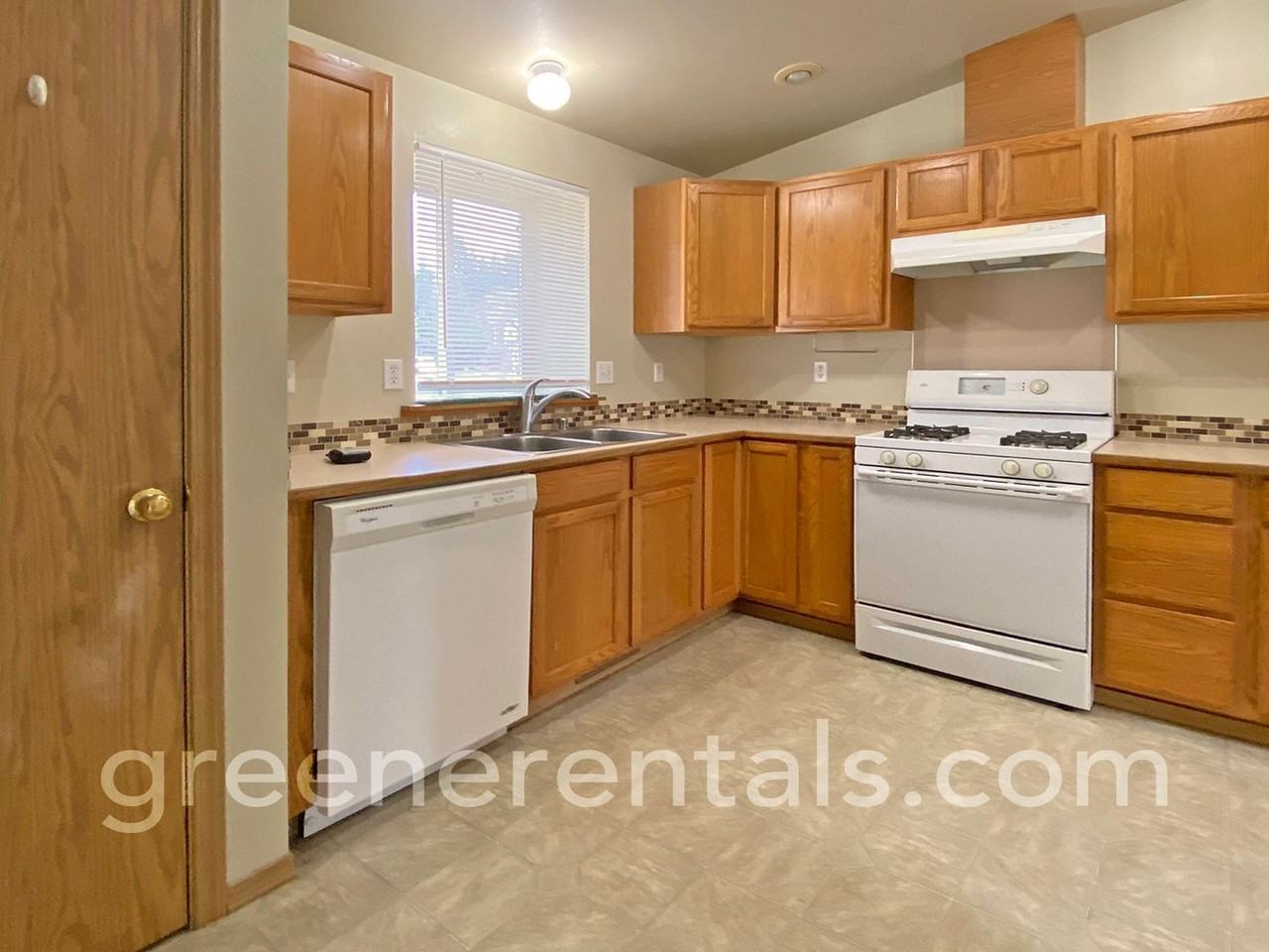 16328 Birkland St Se - Photo 3 of 10
