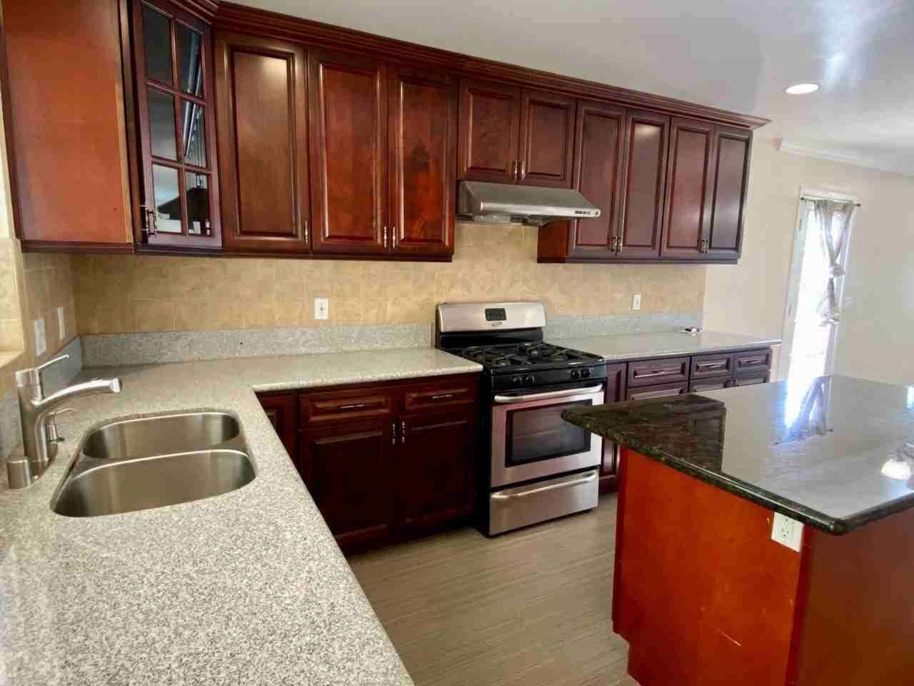 236 Banbridge Ave - Photo 2 of 32