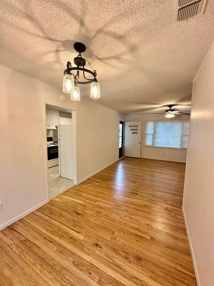 4107 31st St - Photo 2 of 16