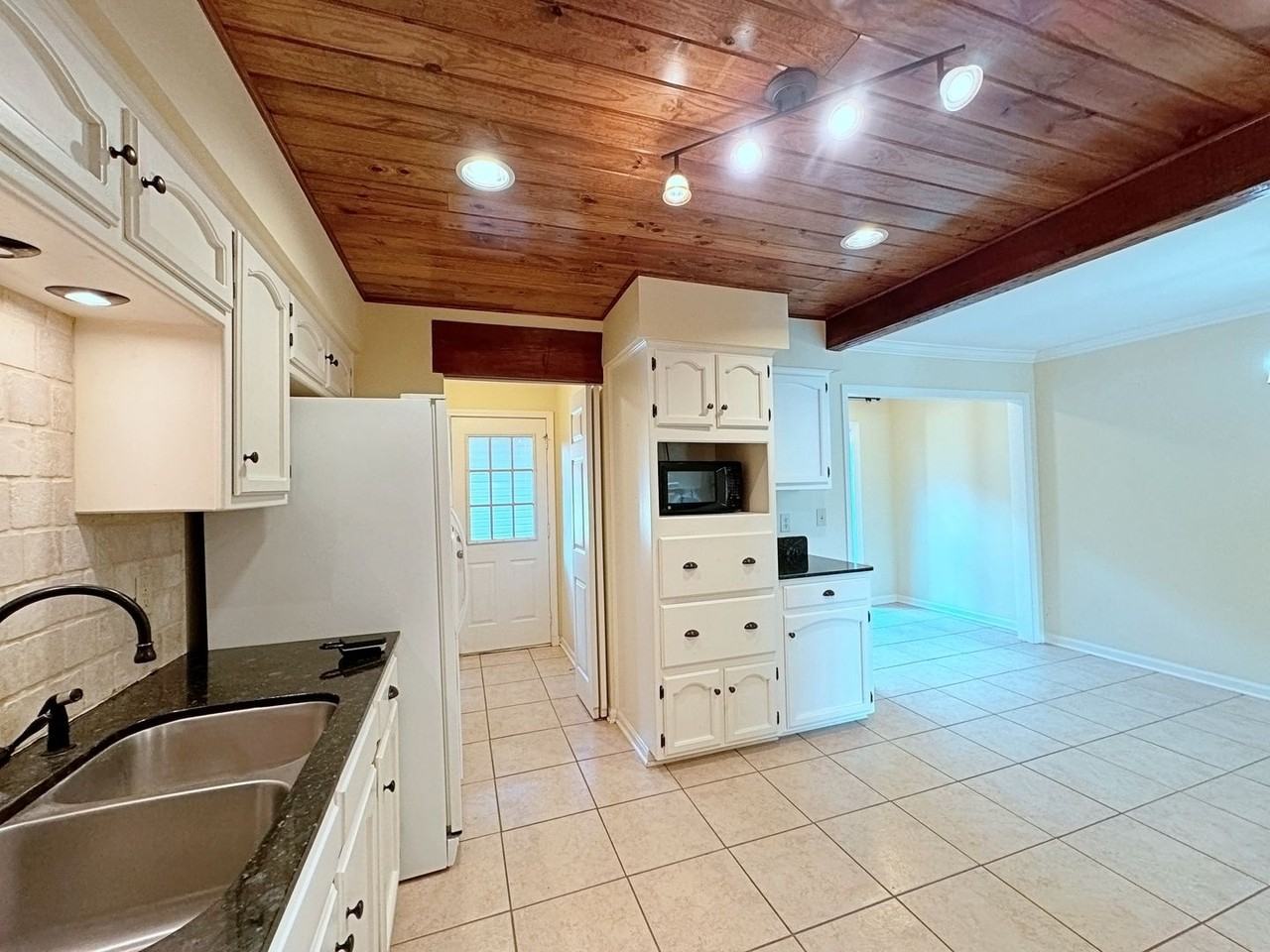 9925 Jefferson Hwy - Photo 3 of 38