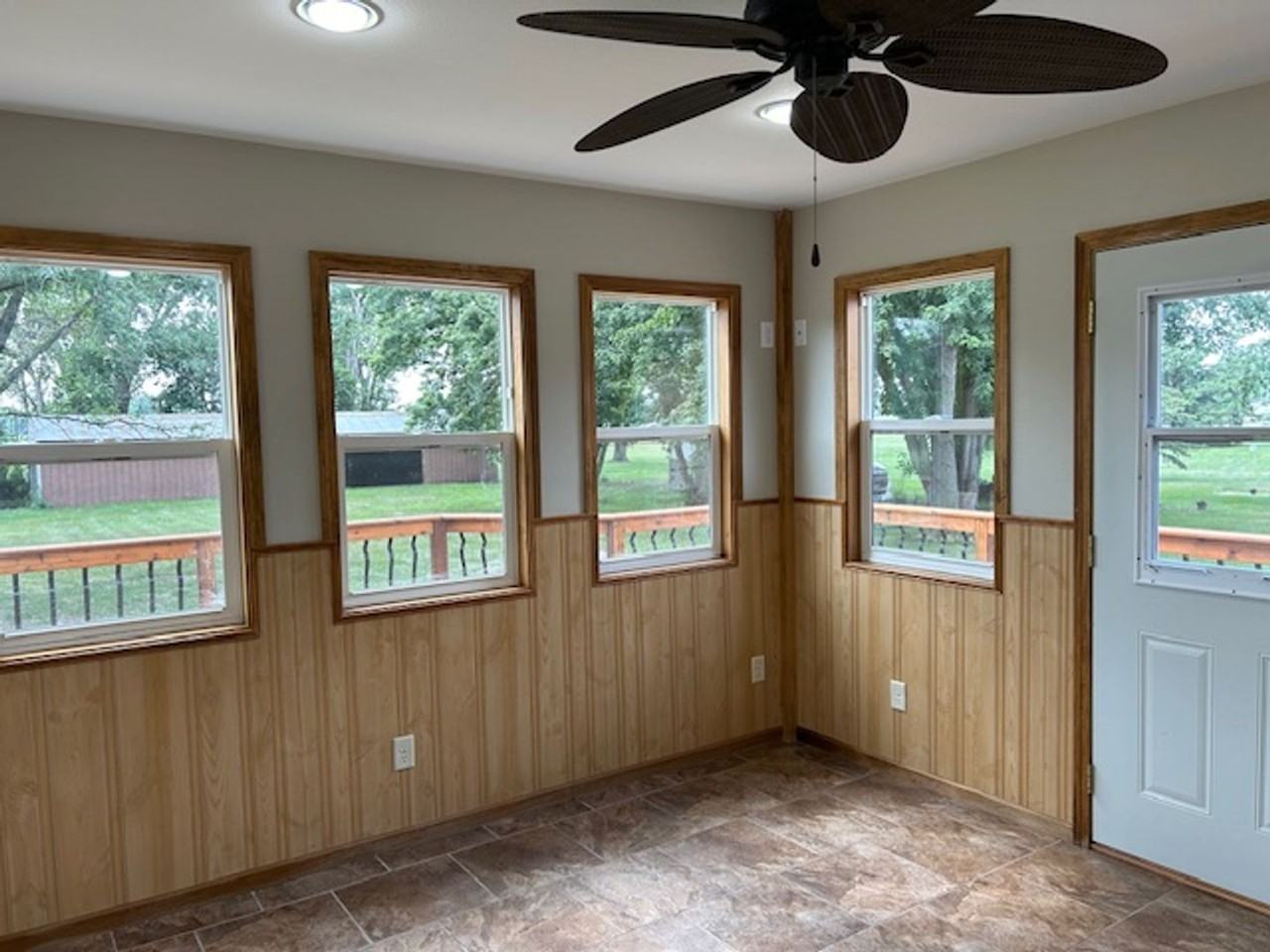 44 W Harmon Dr - Photo 2 of 25