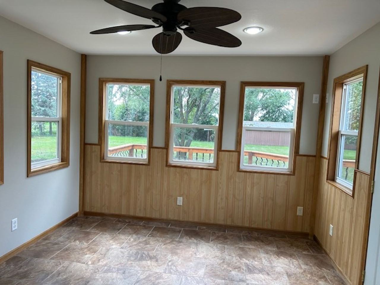 44 W Harmon Dr - Photo 3 of 25