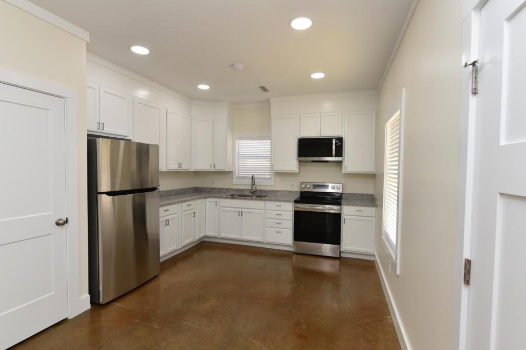 860 Thomley Rd Unit 1 - Photo 3 of 16