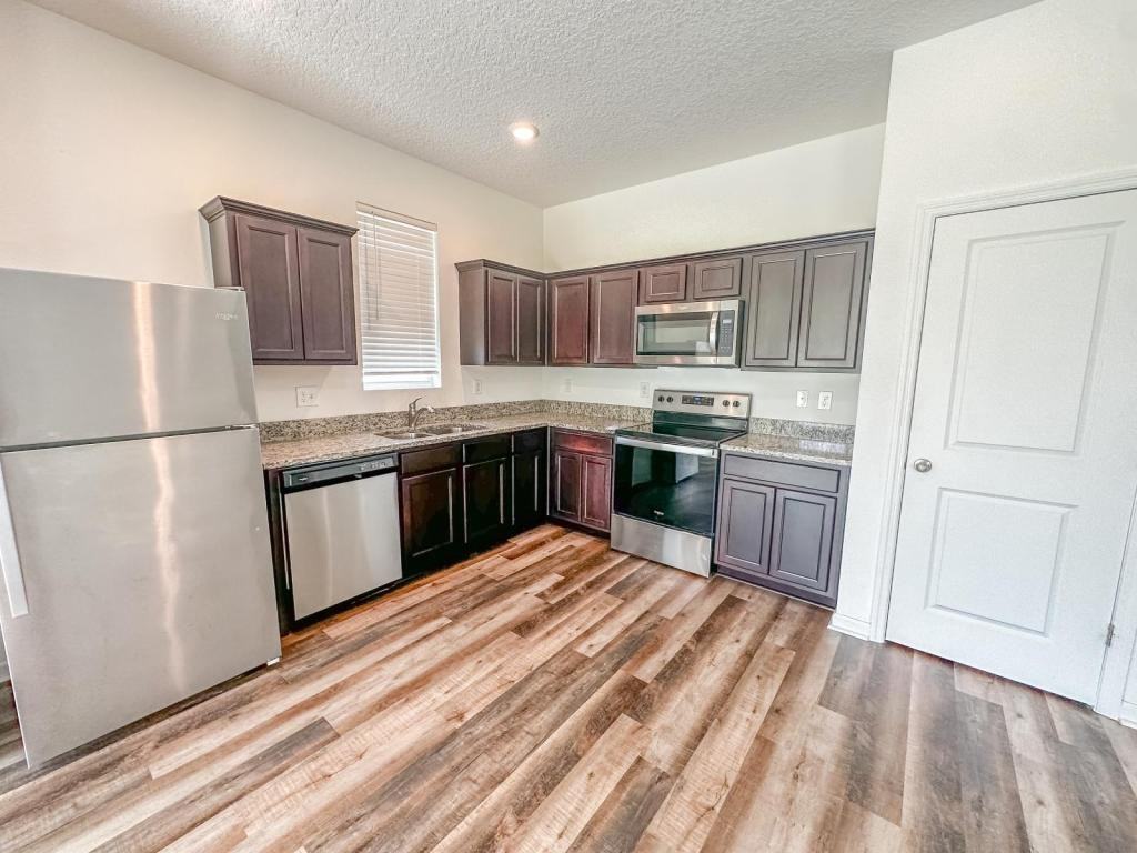 6381 Green Bud Dr - Photo 6 of 12