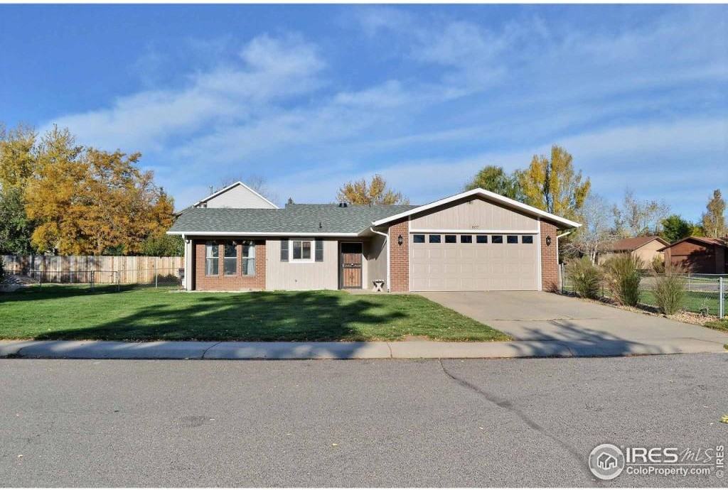 907 49th Ave - Photo 4 of 21