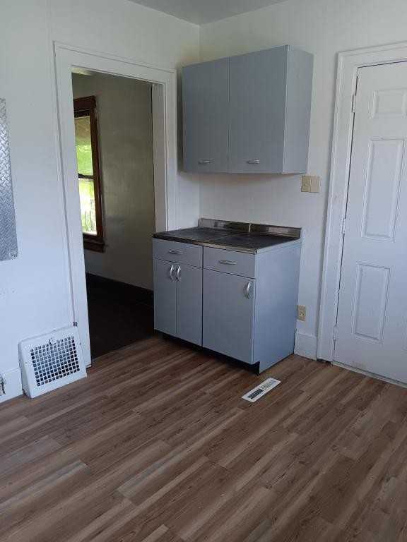 188 Iowa Ave Nw - Photo 2 of 14