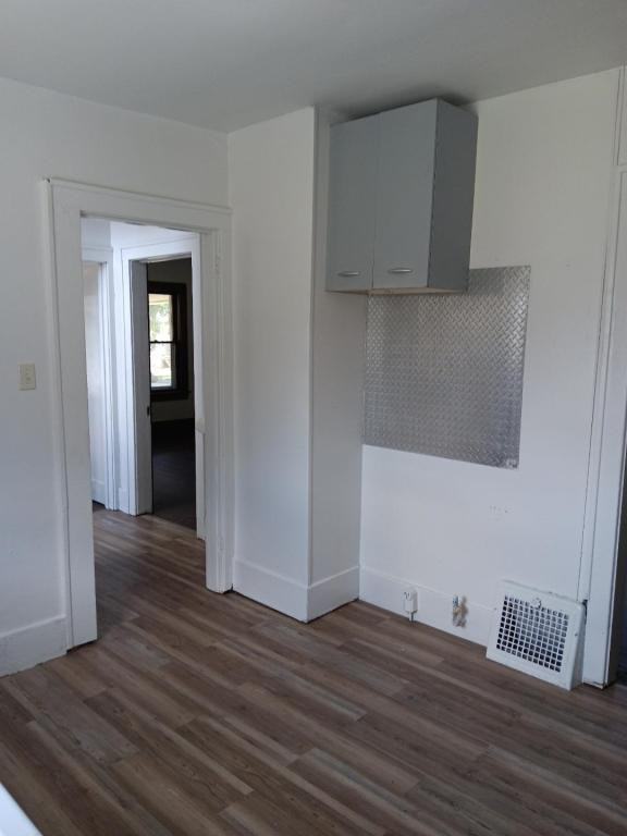 188 Iowa Ave Nw - Photo 3 of 14