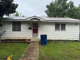 featured image of 1832 Truman St