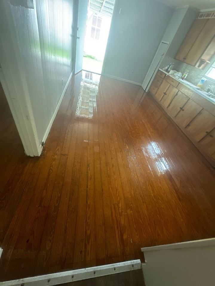 1832 Truman St - Photo 2 of 11