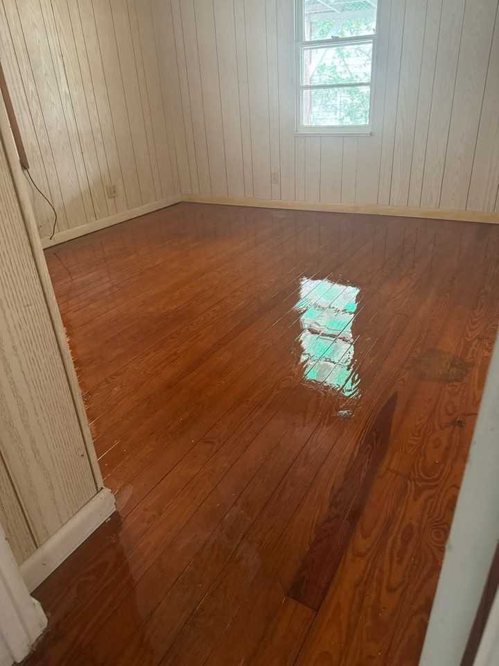 1832 Truman St - Photo 3 of 11