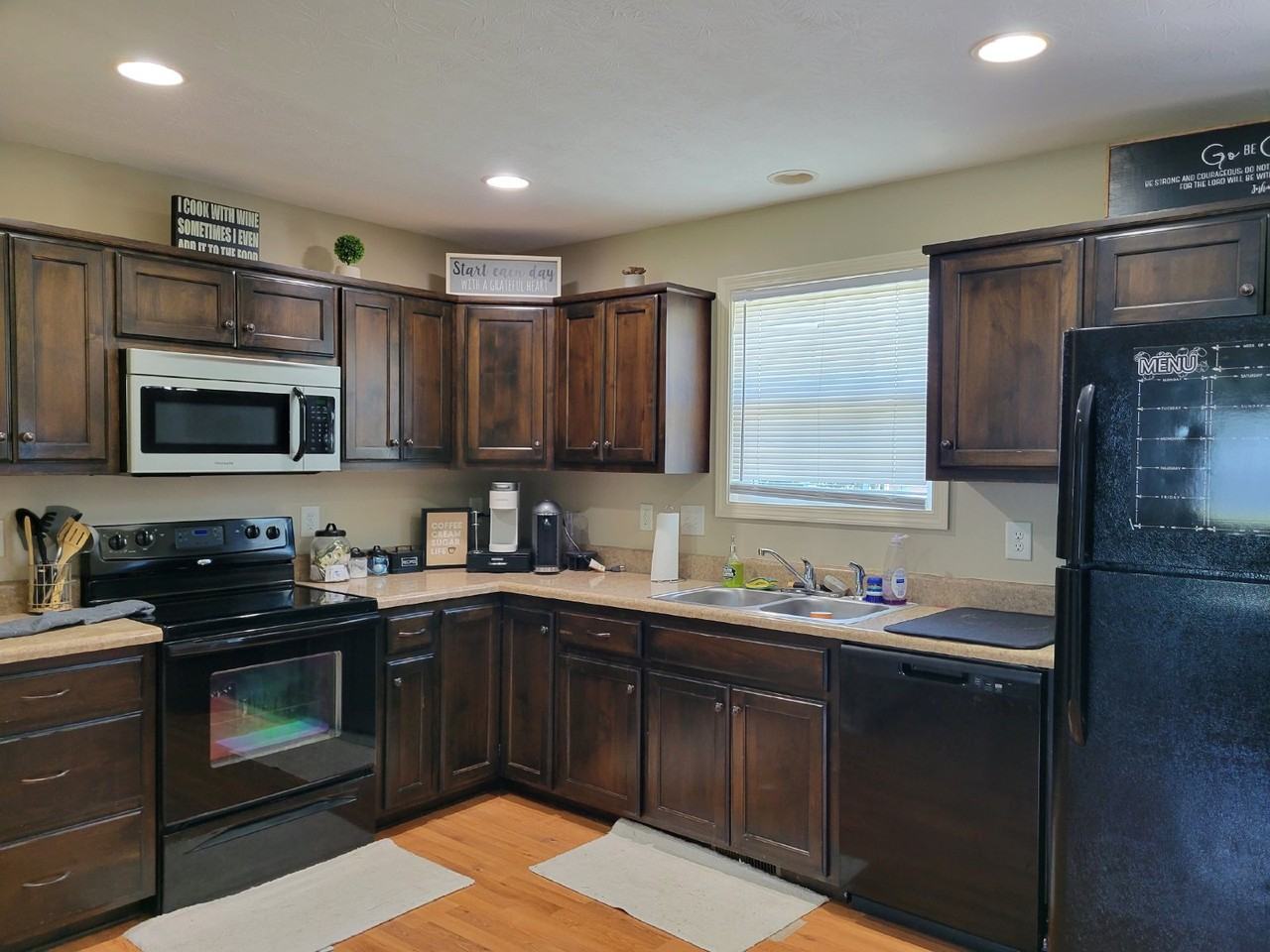 103 Sugartree Ct #D - Photo 3 of 10