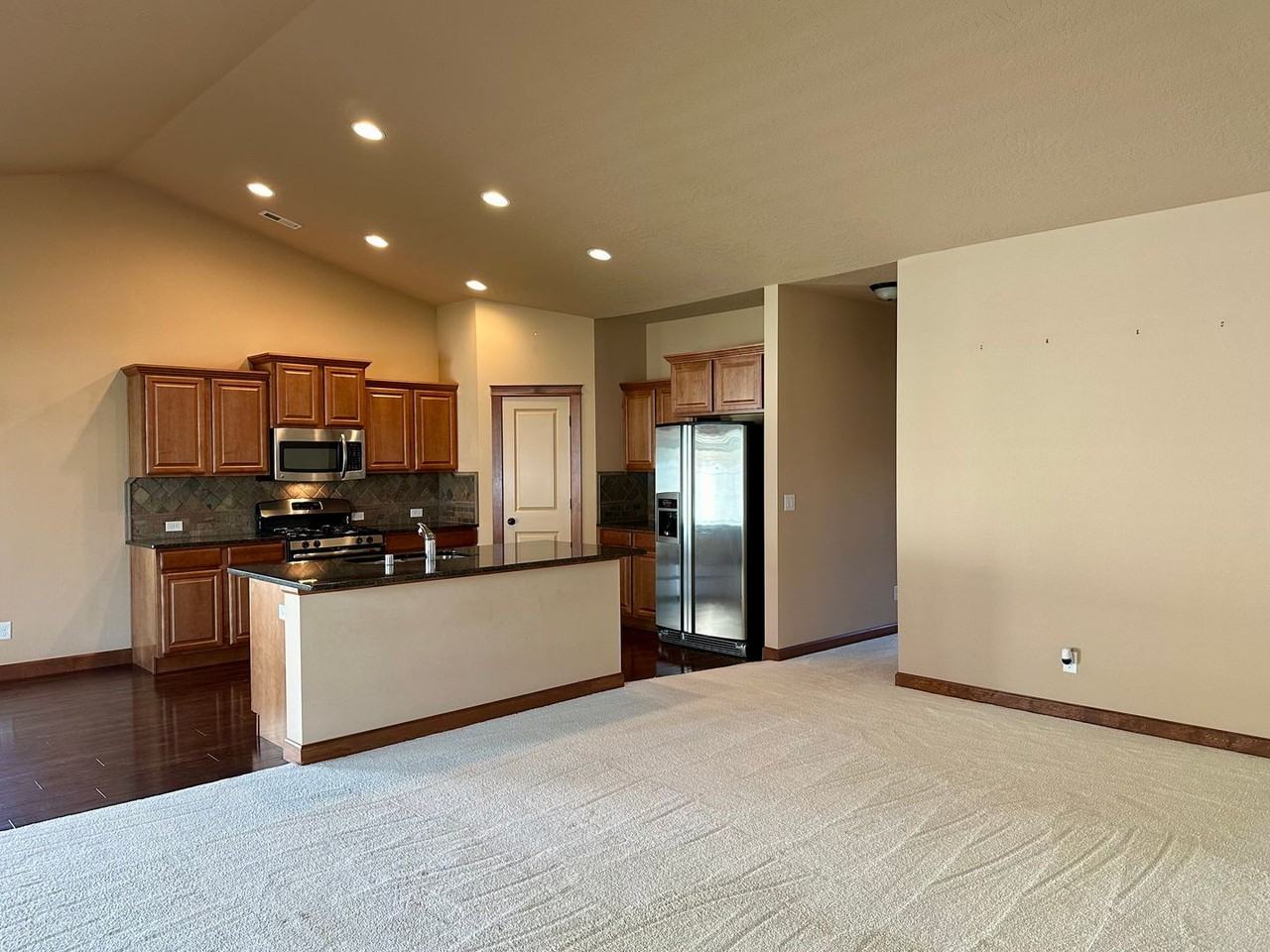 9517 Prescott Ct - Photo 3 of 30