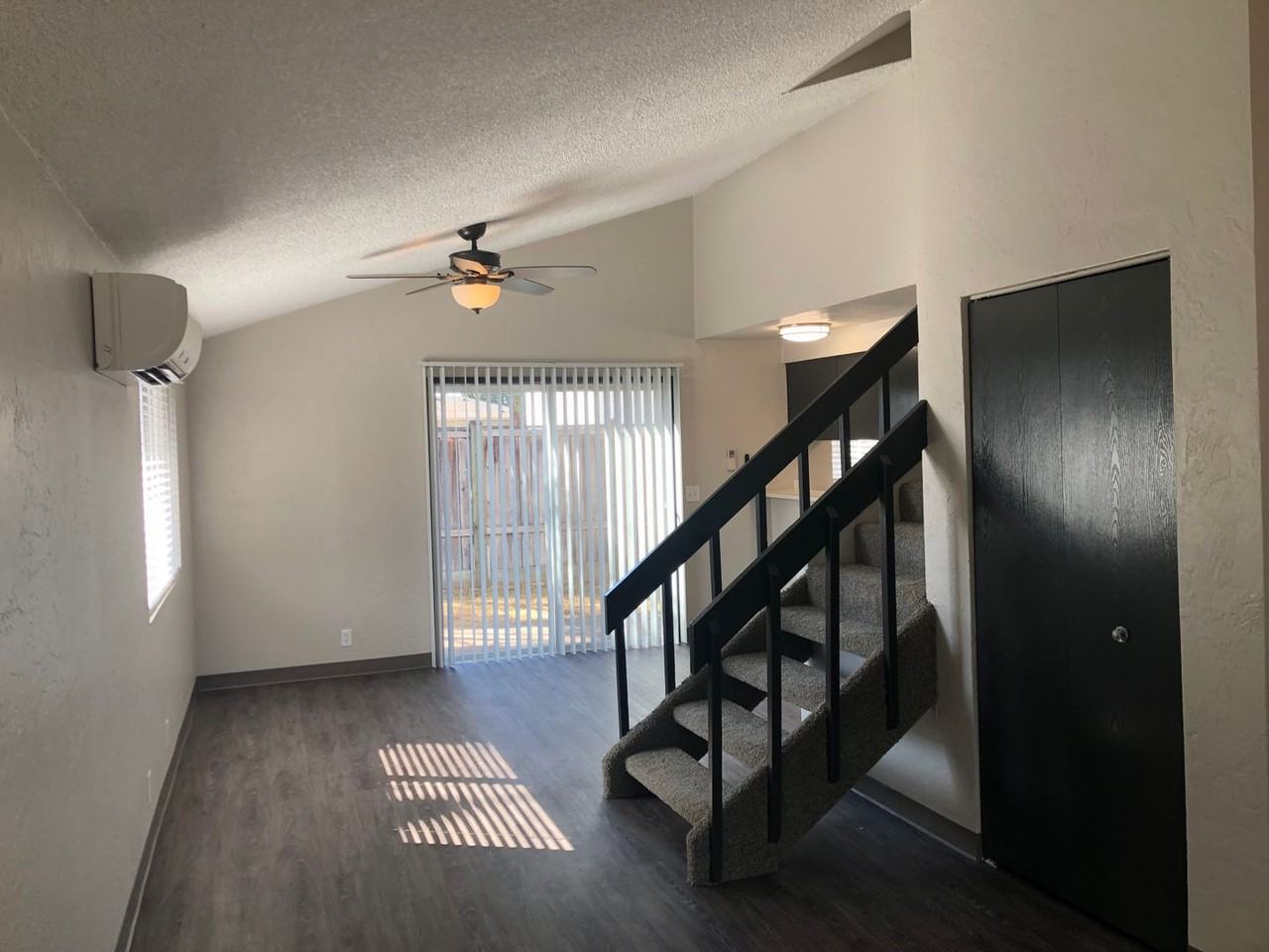 1322 Q St - Photo 5 of 27