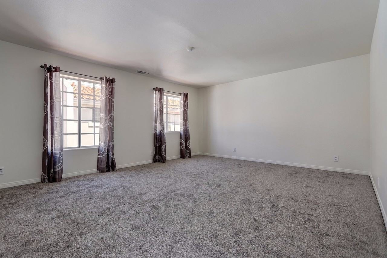 511 N Elena Ave #B - Photo 3 of 28