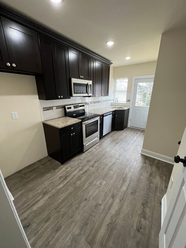 134 S Saint Cloud St - Photo 3 of 19