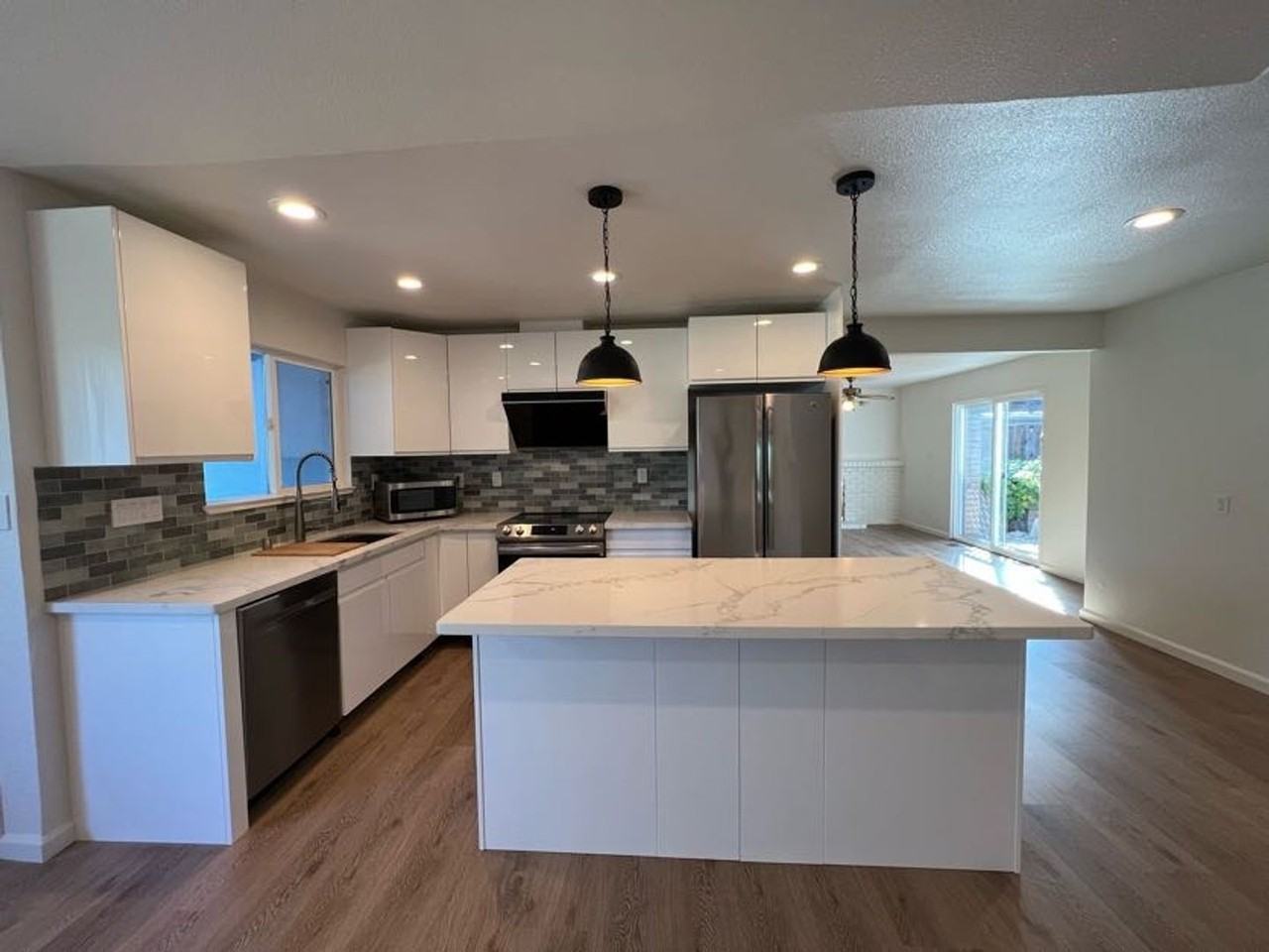 1746 Del Paso Ave - Photo 3 of 22