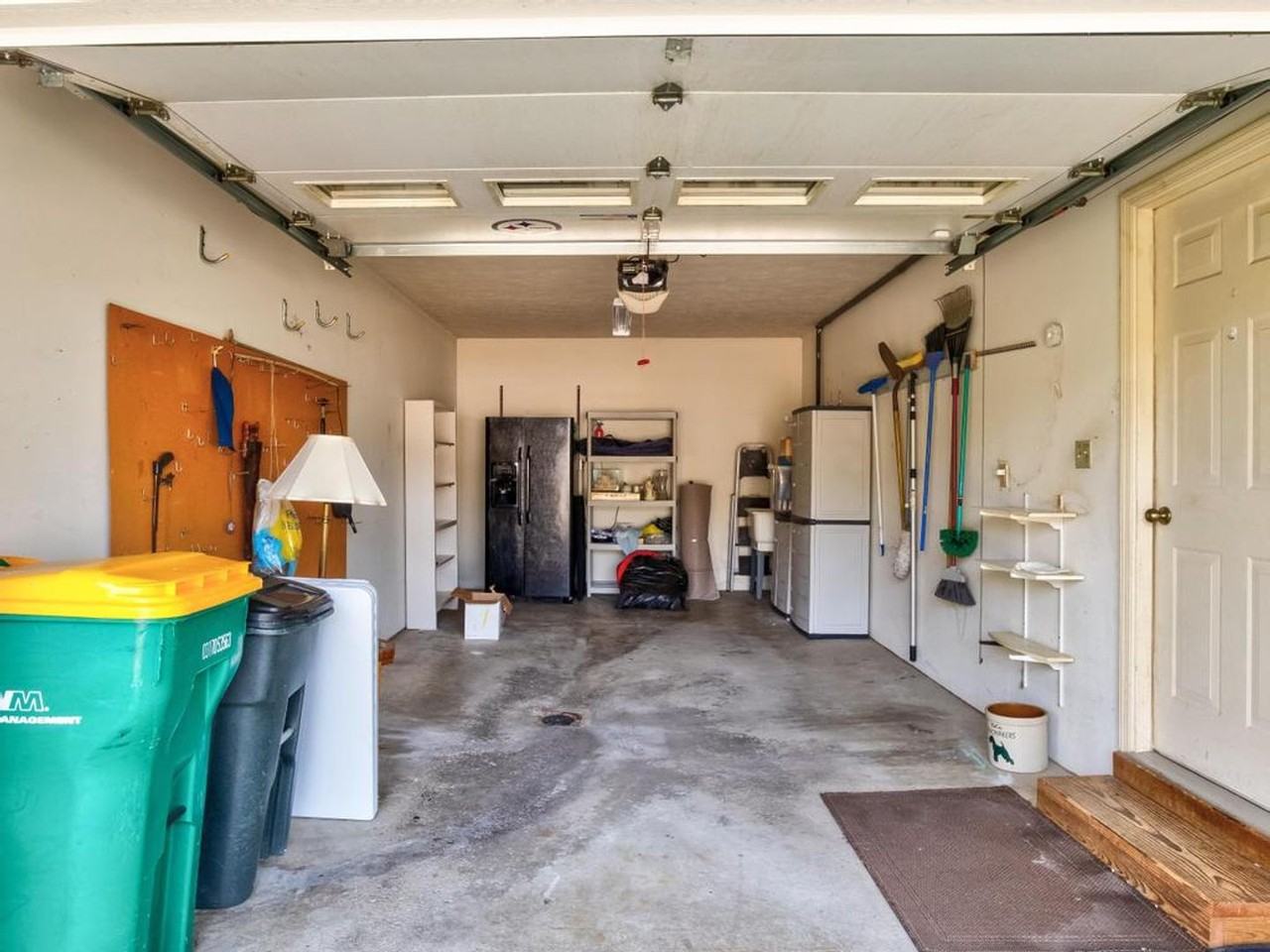 2584 Hunters Point Dr - Photo 3 of 35