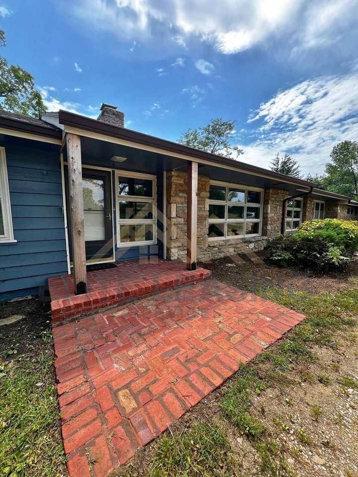 8021 Sw 10th Ave - Photo 2 of 25