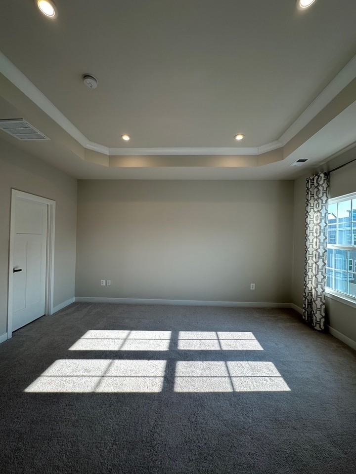 16577 Fife Way #1 - Photo 4 of 9