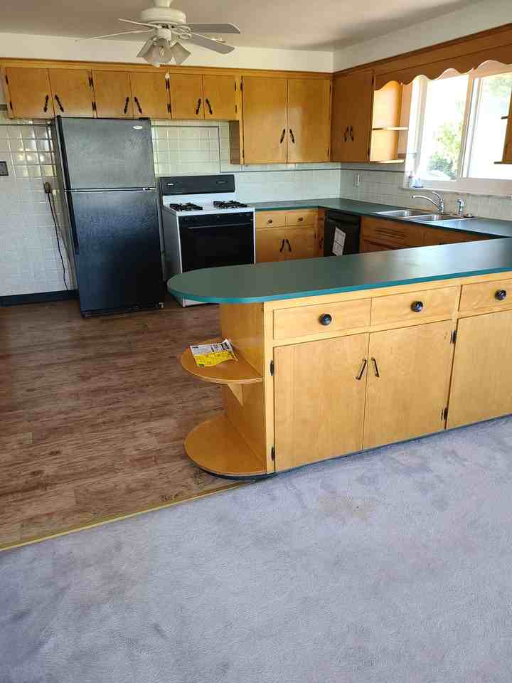 49 Youngs Rd - Photo 3 of 4