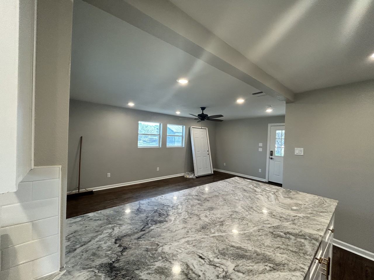 713 Se 16th St #NA - Photo 3 of 6