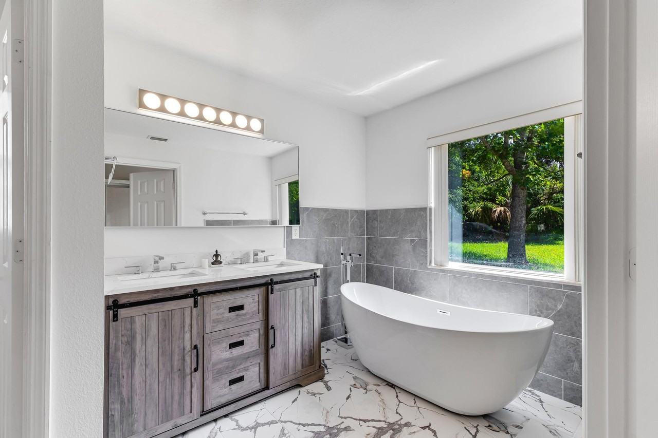 9 Saint Andrews Ct #NA - Photo 4 of 21