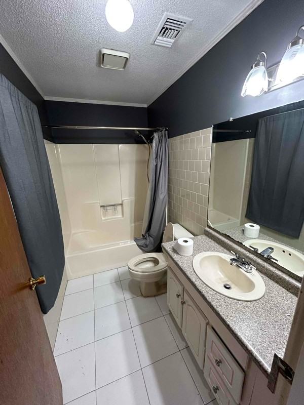 108 Lincoln St - Photo 3 of 10