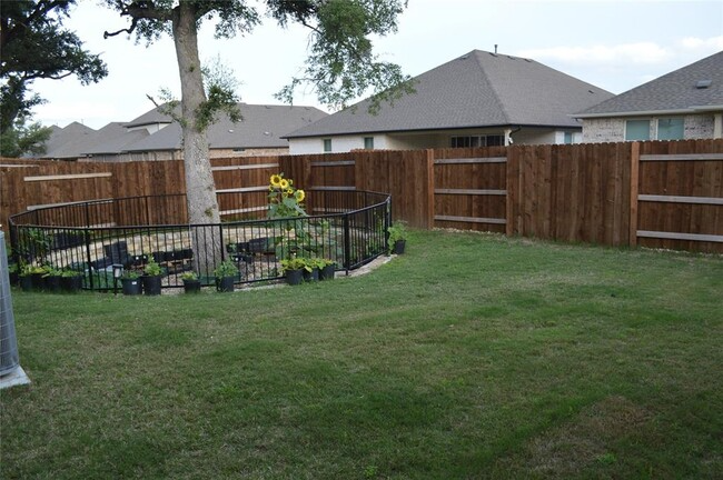 2316 Bravo Pass - Photo 4 of 35