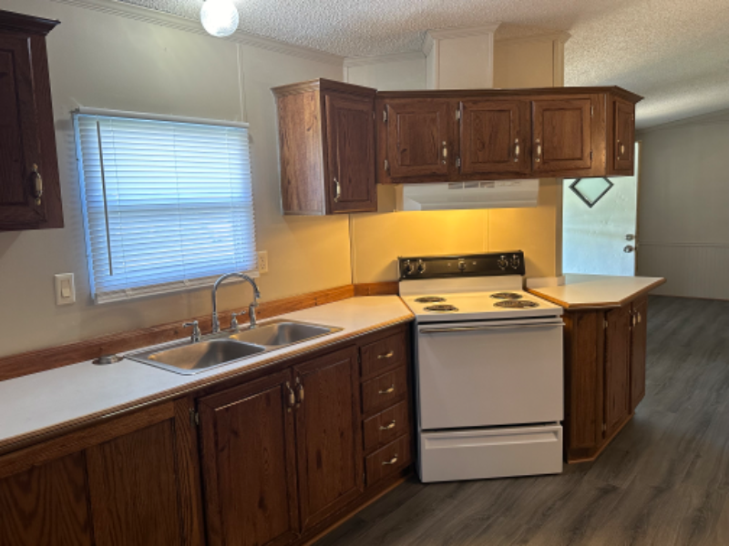 141 James Way - Photo 4 of 16