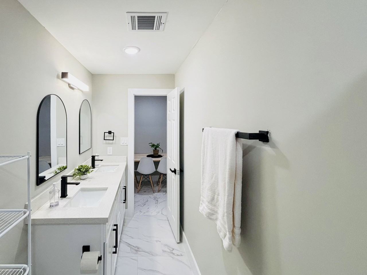 Billingsley St - Photo 6 of 13