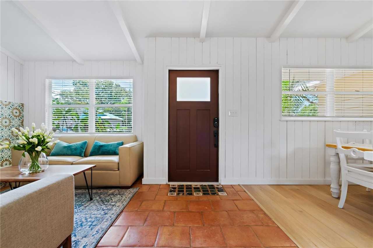 1451 S Jefferson Ave - Photo 3 of 28