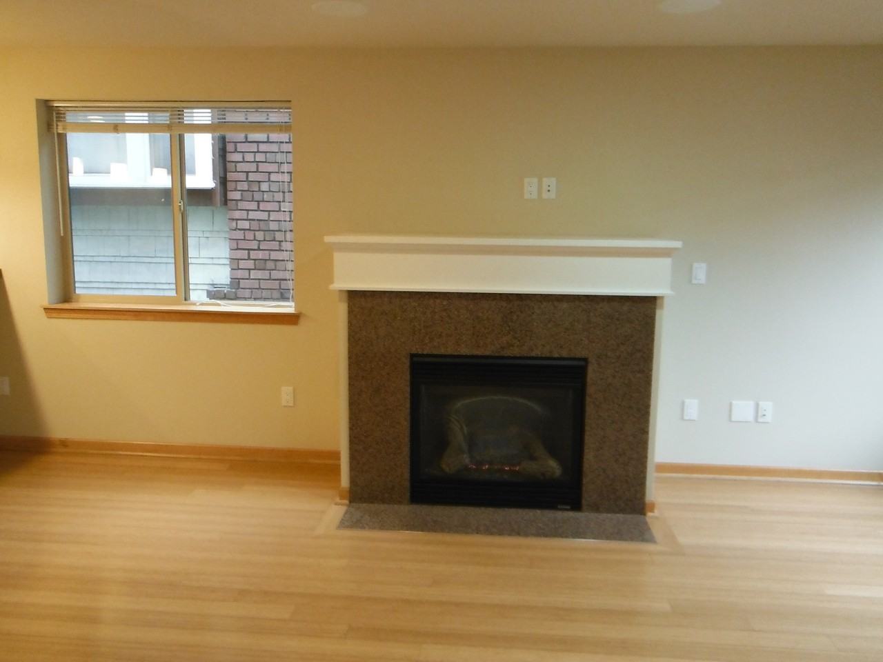 4218A 7th Ave Ne - Photo 4 of 18