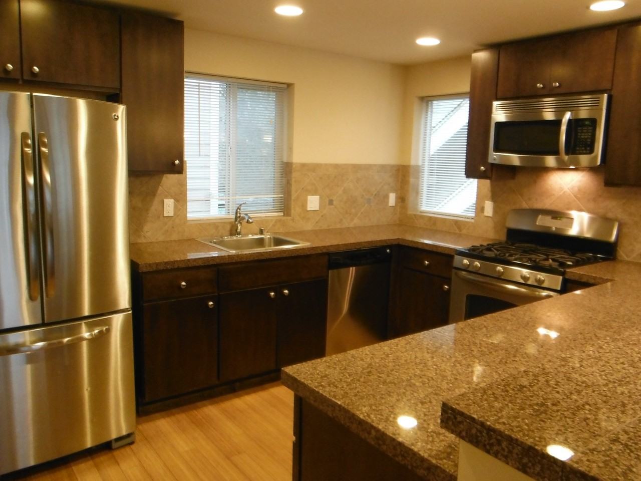 4218A 7th Ave Ne - Photo 5 of 18