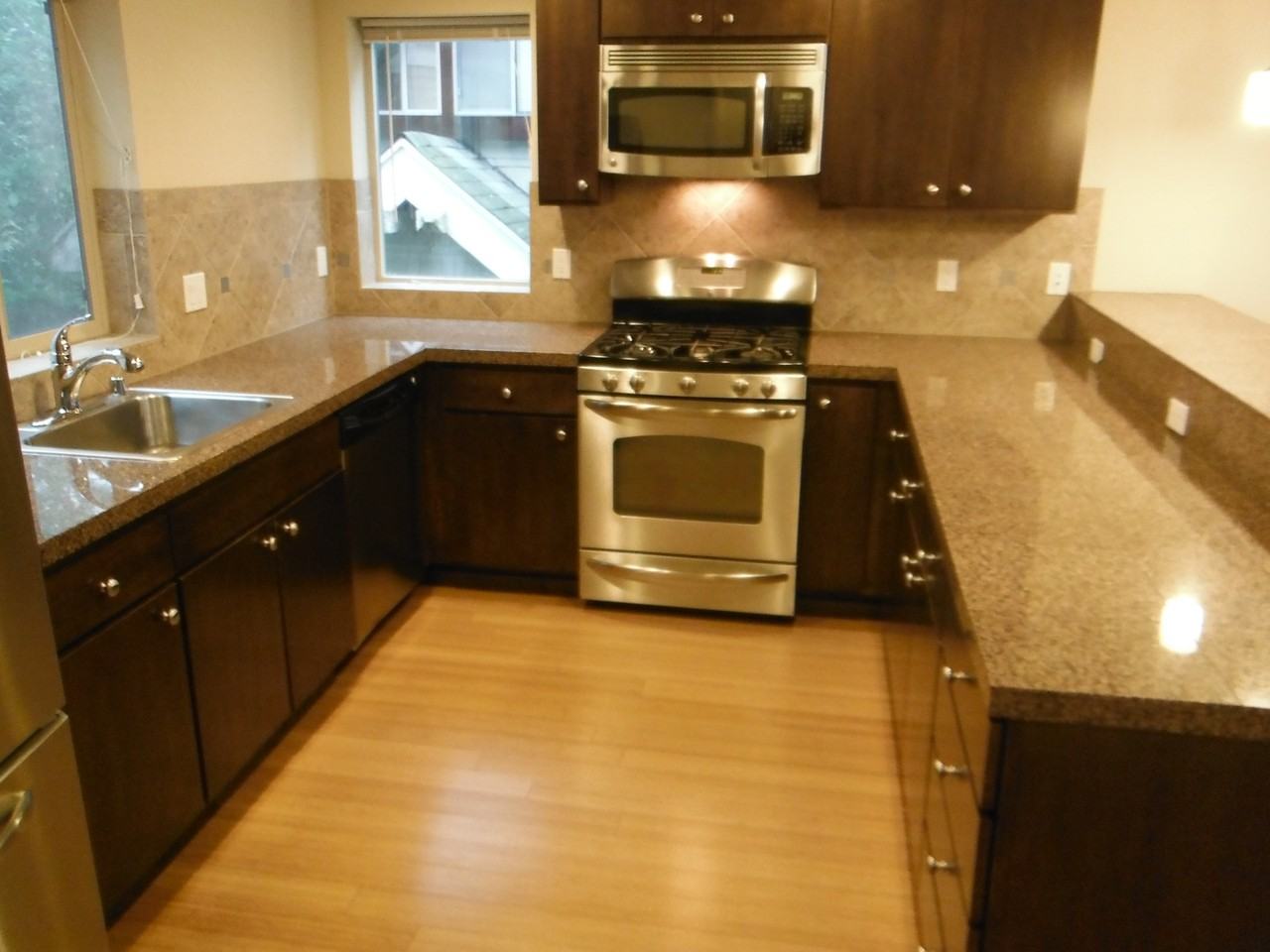 4218A 7th Ave Ne - Photo 6 of 18