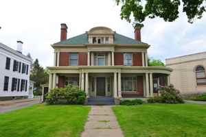 featured image of 6 Riverside Dr