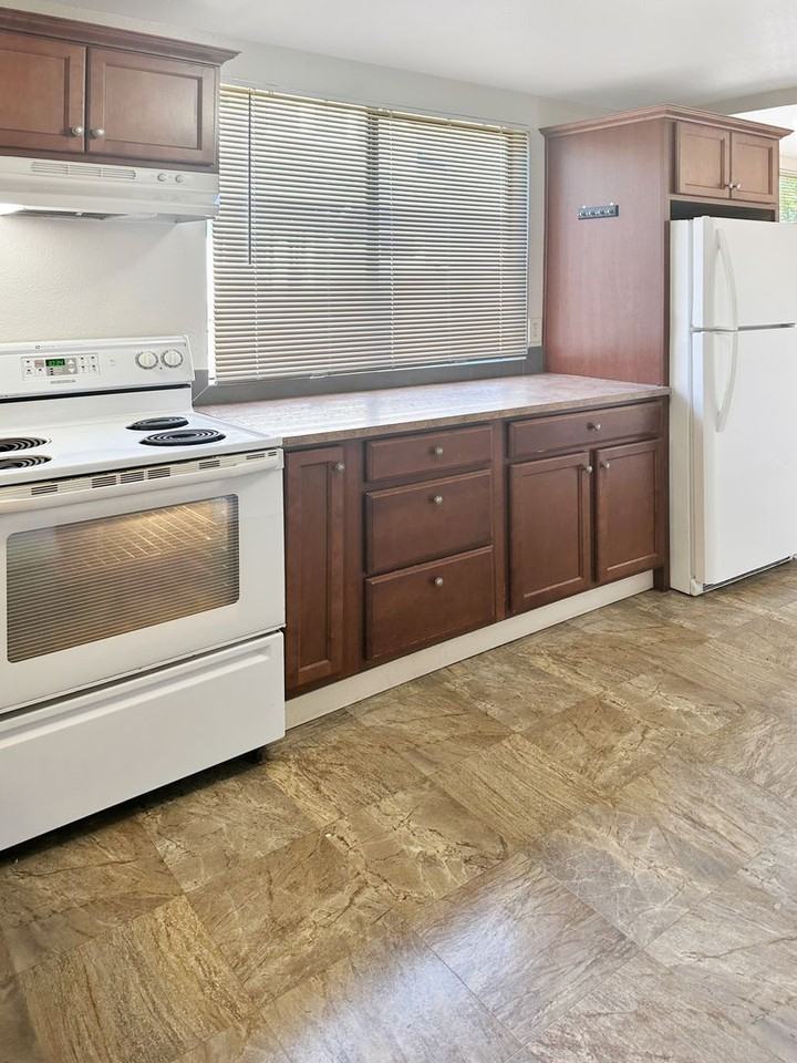 4002 Yakima Ave - Photo 3 of 13